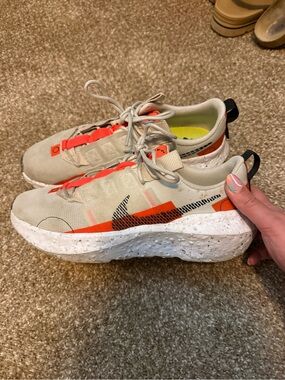 Nike Women’s Beige and Orange React-Style Sneakers